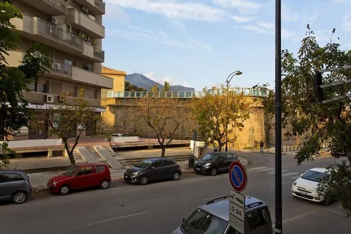 Holiday home Casa Del Vinile Villa Palermo Italy
